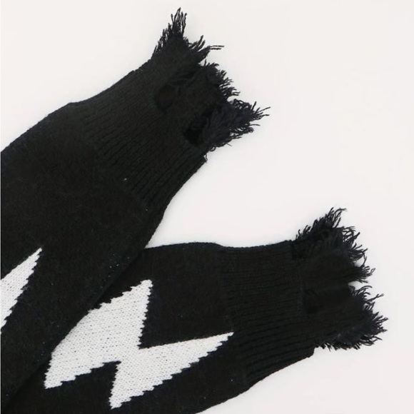 Black distressed lightning bolt sweater - Picture 5 of 6